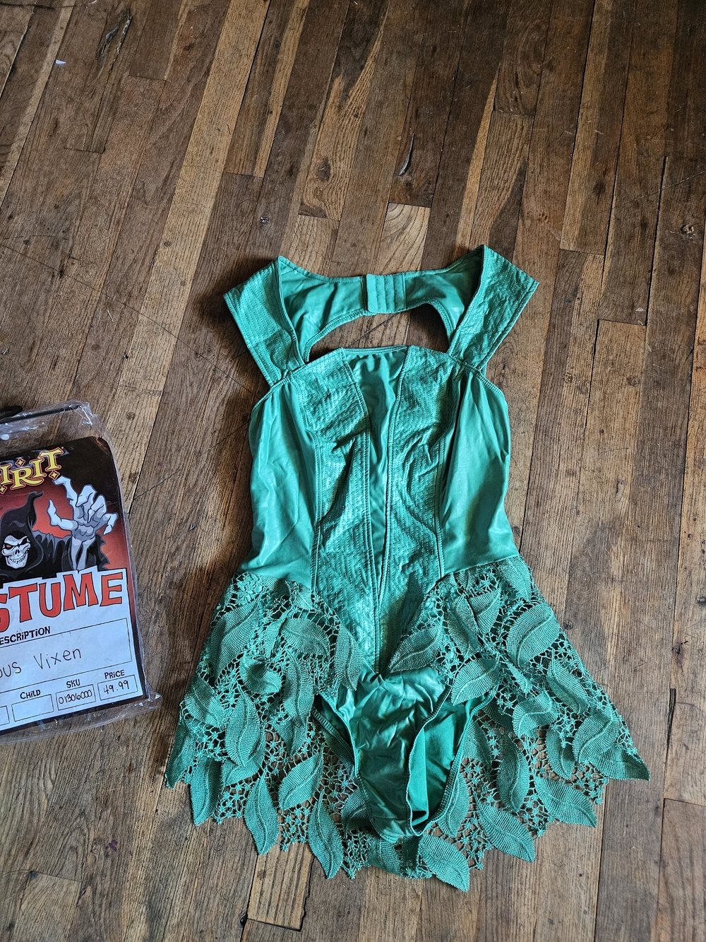 Spirit poison ivy Costume bodysuit Dress size small